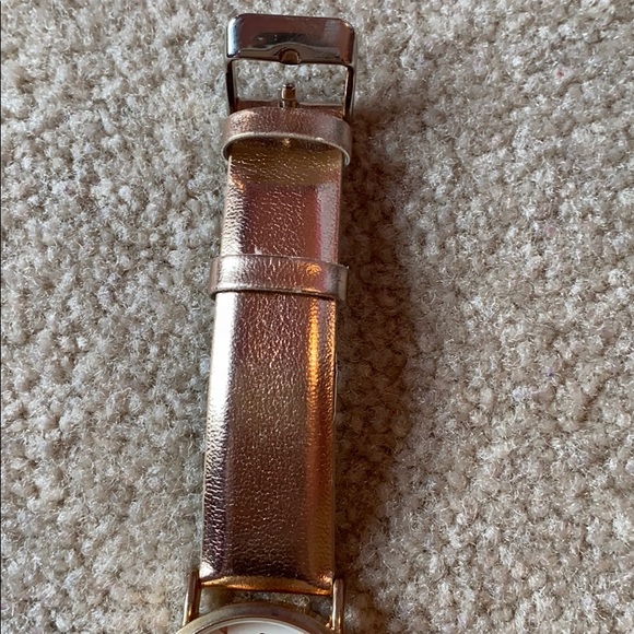 Rose gold bow watch from Francesca’s - Picture 3 of 7